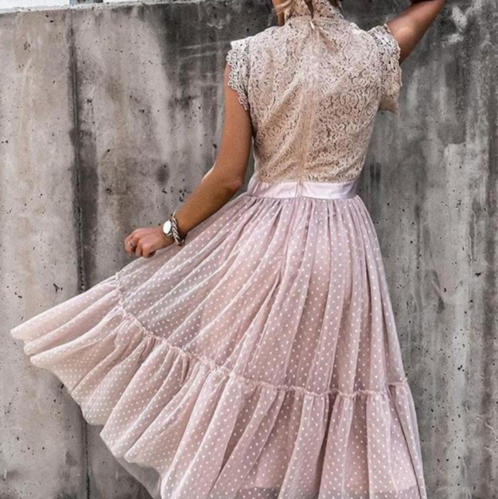 Elegant Lace Midi Dress in Cream